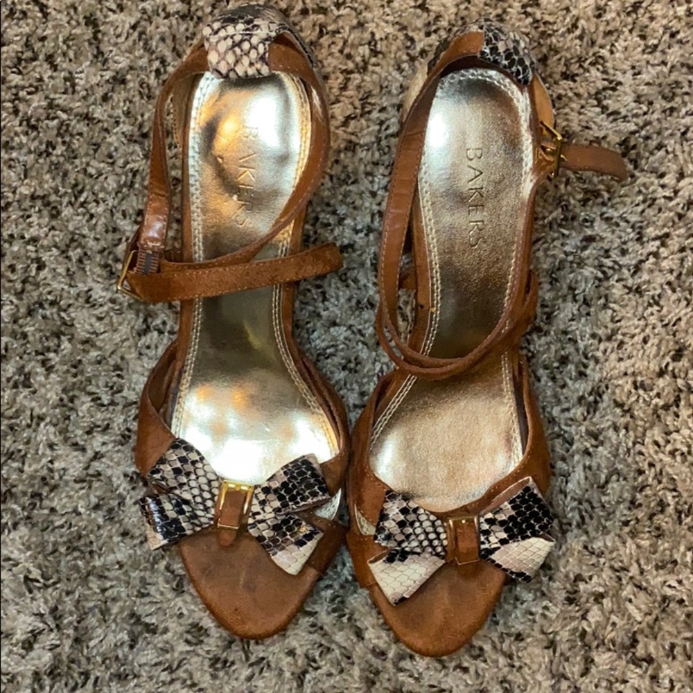 Elegant Suede platform Heels